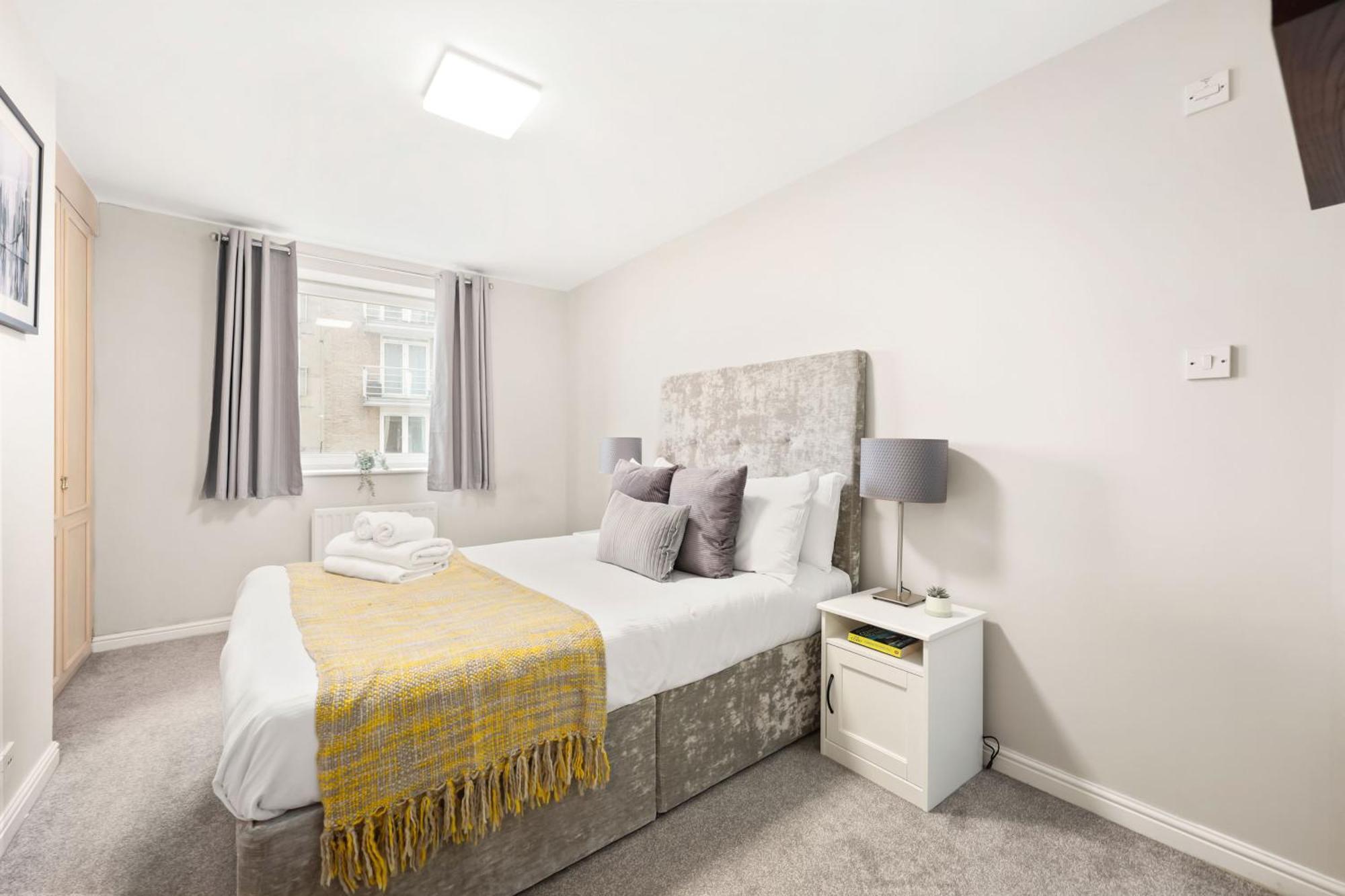 2 Bedroom Short Term & Flexible Renting Canary Wharf With Free Parking And Free Wifi Appartamento Londra