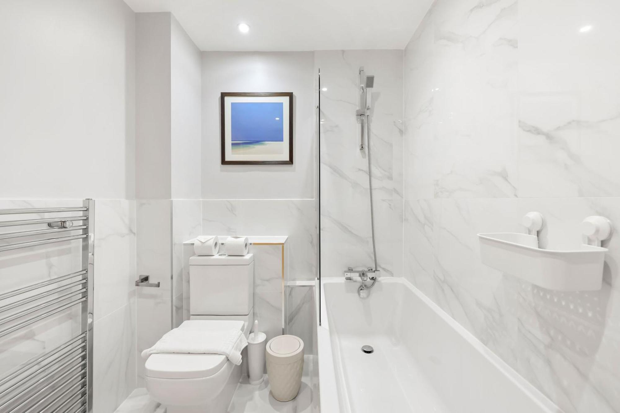 Appartamento 2 Bedroom Short Term & Flexible Renting Canary Wharf With Free Parking And Free Wifi Londra