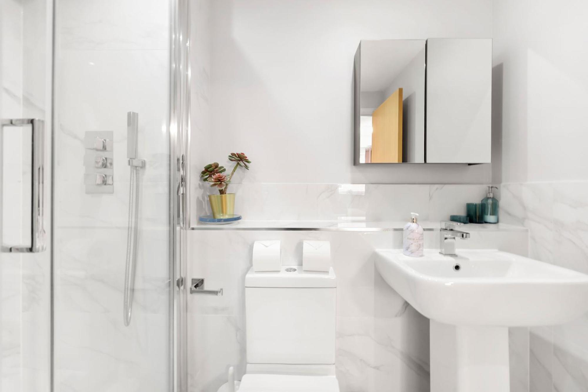 2 Bedroom Short Term & Flexible Renting Canary Wharf With Free Parking And Free Wifi Appartamento