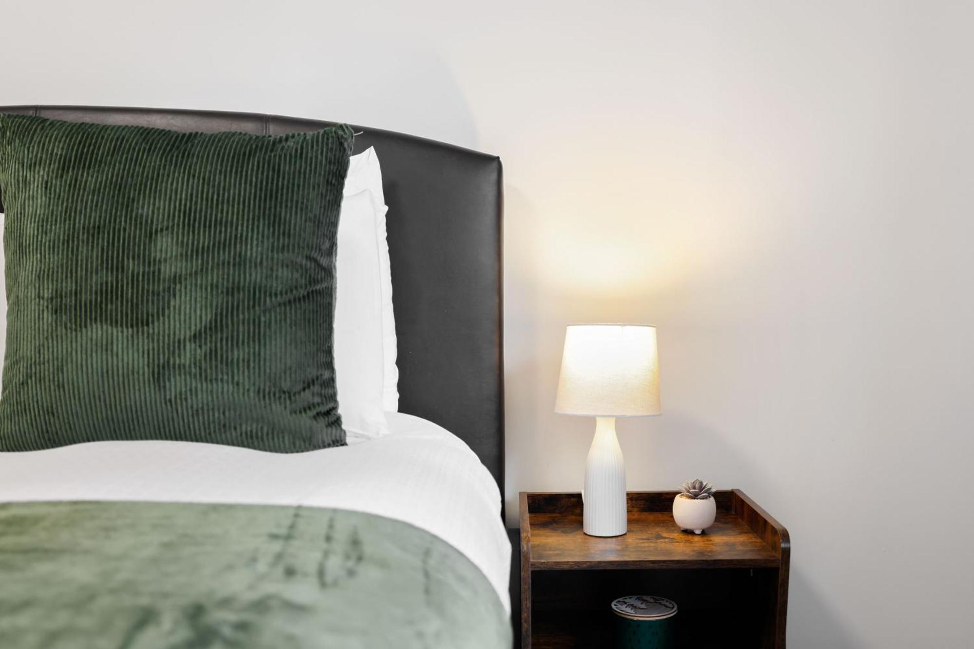 Appartamento 2 Bedroom Short Term & Flexible Renting Canary Wharf With Free Parking And Free Wifi *