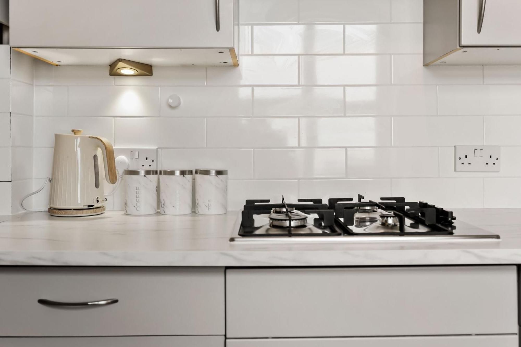 2 Bedroom Short Term & Flexible Renting Canary Wharf With Free Parking And Free Wifi Appartamento Londra