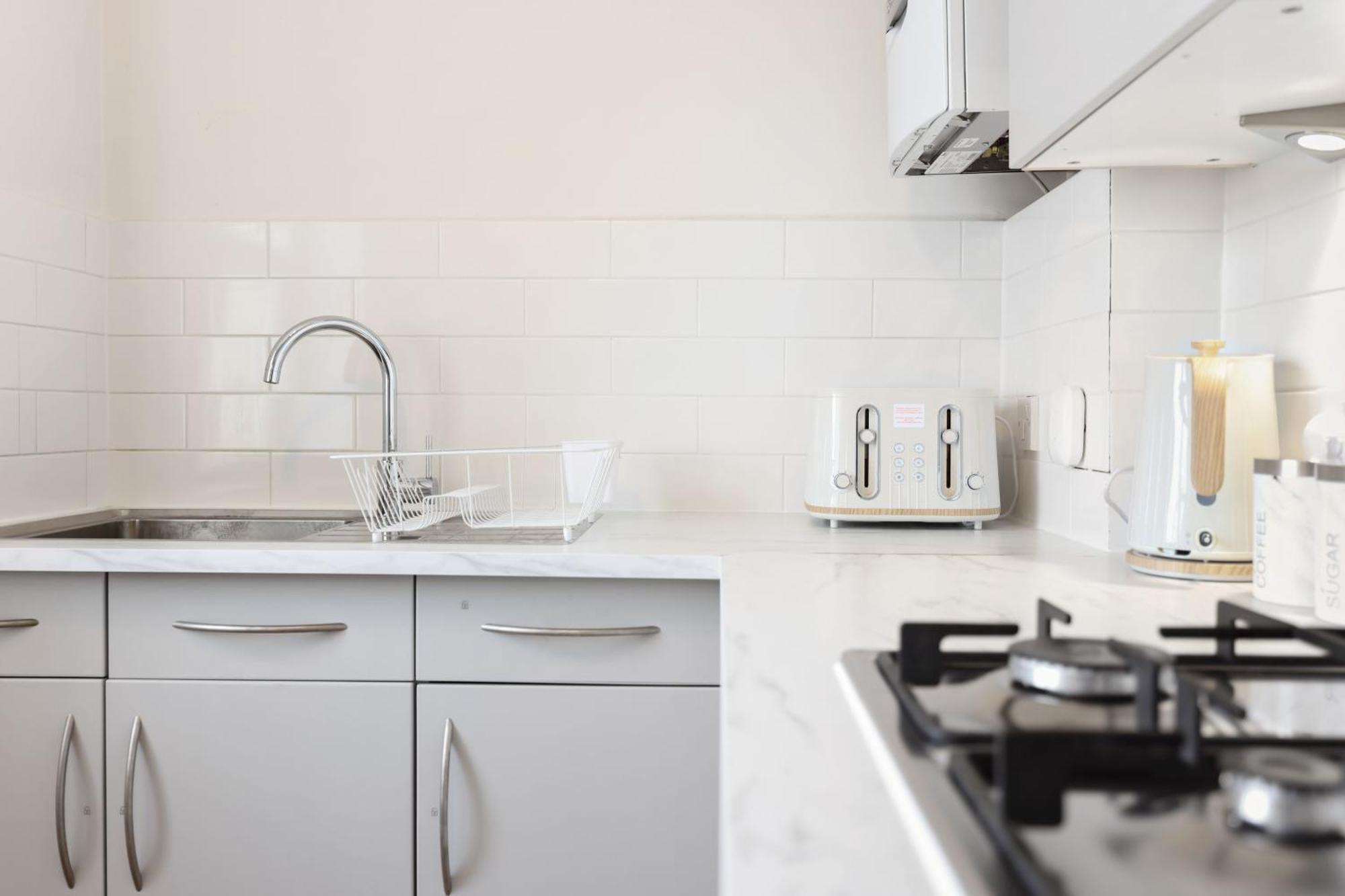 Appartamento 2 Bedroom Short Term & Flexible Renting Canary Wharf With Free Parking And Free Wifi Londra