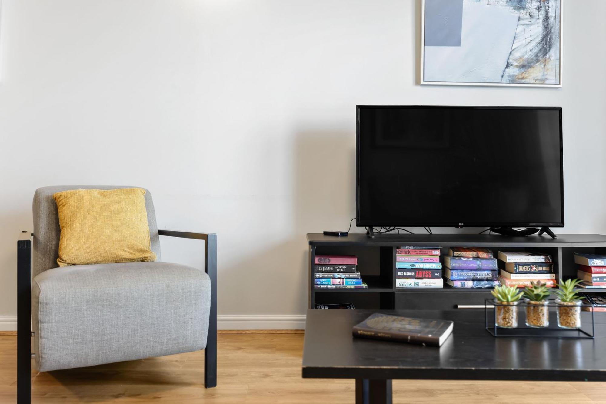 2 Bedroom Short Term & Flexible Renting Canary Wharf With Free Parking And Free Wifi * Londra