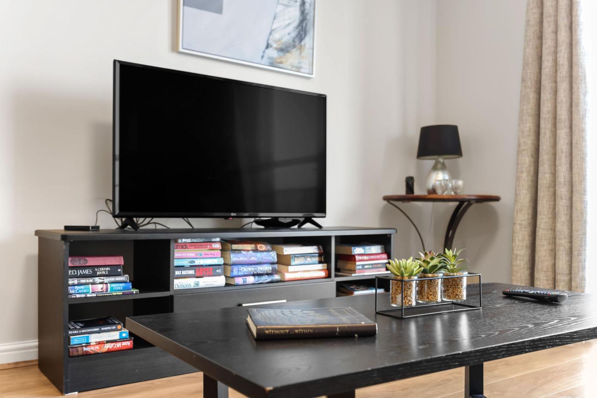Appartamento 2 Bedroom Short Term & Flexible Renting Canary Wharf With Free Parking And Free Wifi *