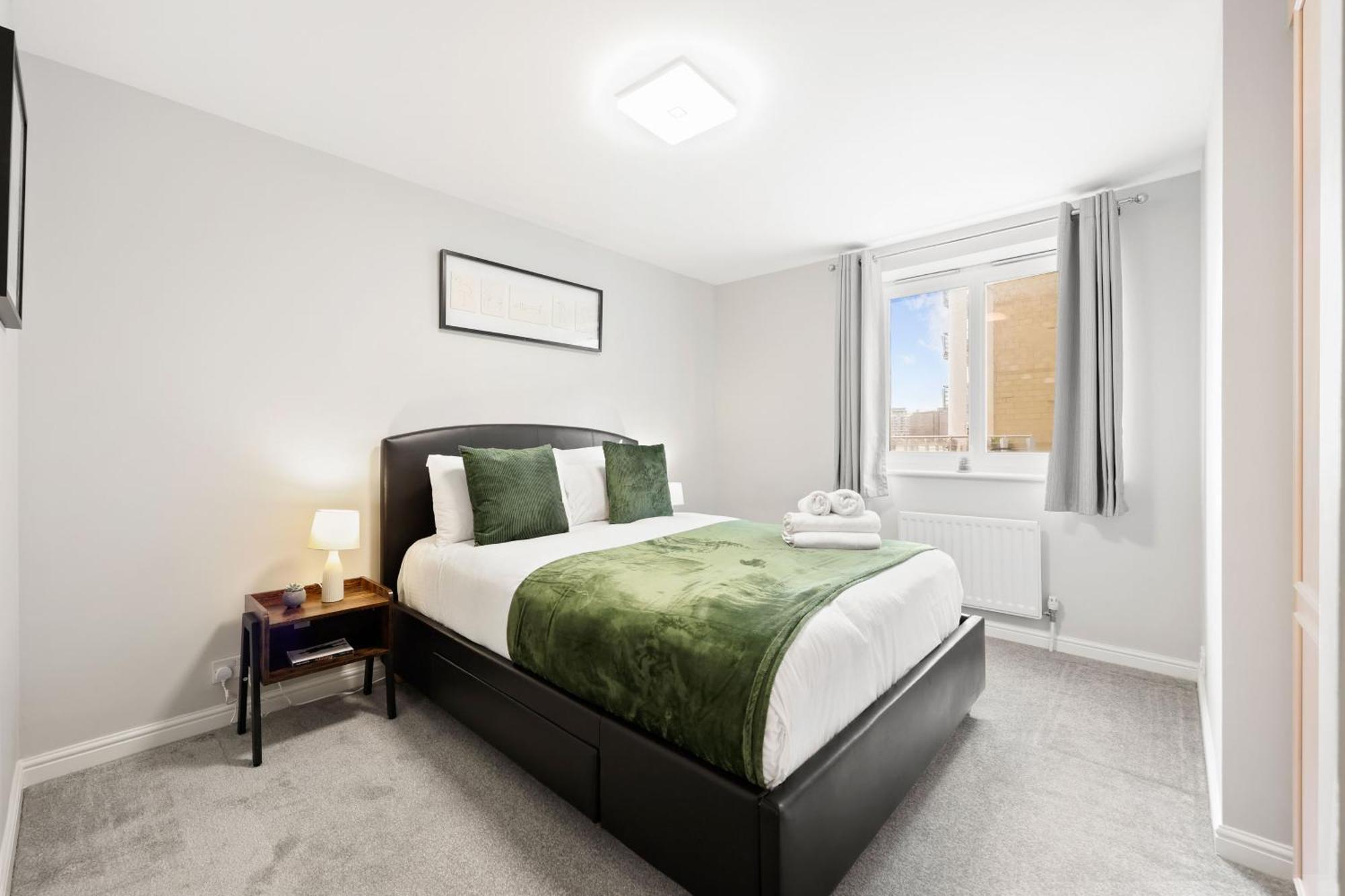 Appartamento 2 Bedroom Short Term & Flexible Renting Canary Wharf With Free Parking And Free Wifi Londra